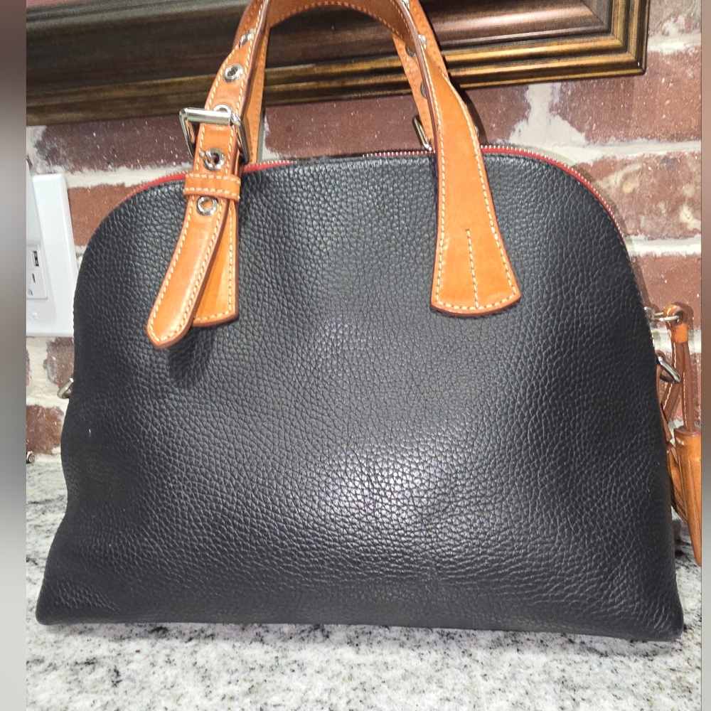 SOLD…SOLD…SOLD… Dooney Bourke Vintage Handbage - Picture 2 of 7